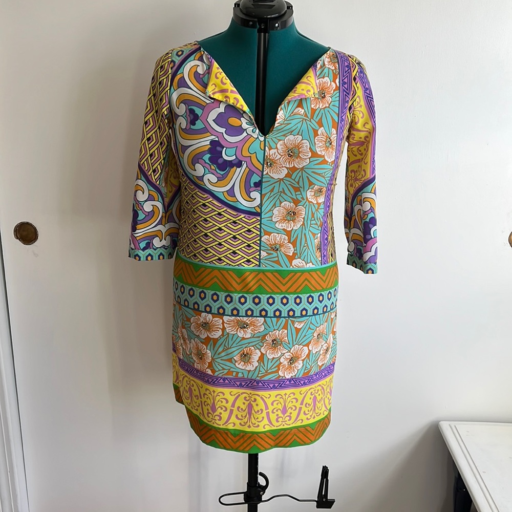 Multi color, mosaic type print